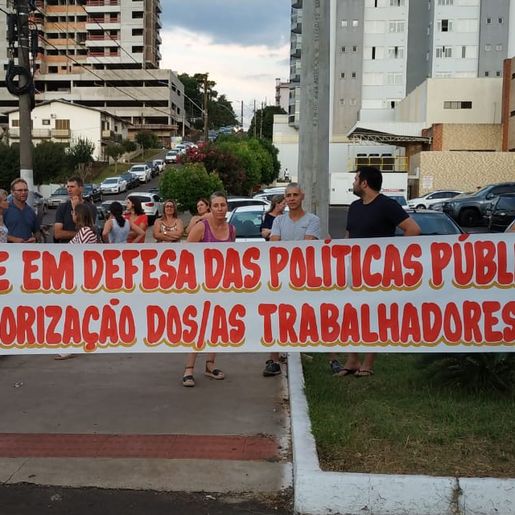 Sindicatos fazem protesto contra medidas do governo estadual