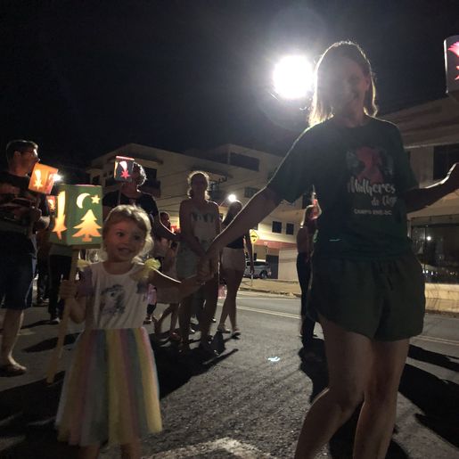 Caminhada das lanternas reúne grande público em Campo Erê