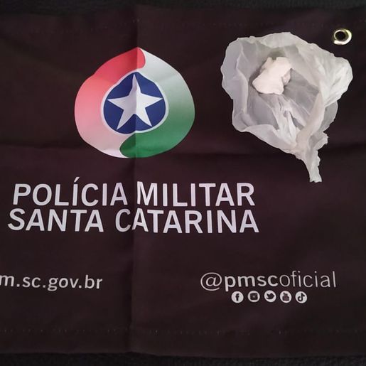 Homem é flagrado com droga em veículo na SC-163, em Iporã do Oeste