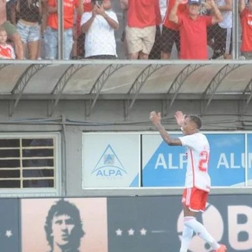 Inter vence o Caxias no Centenário por 2 a 0 e larga em vantagem na semifinal