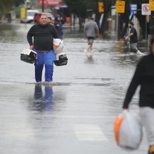 Mais de 2,6 mil pessoas estão fora de casa no RS devido às fortes chuvas