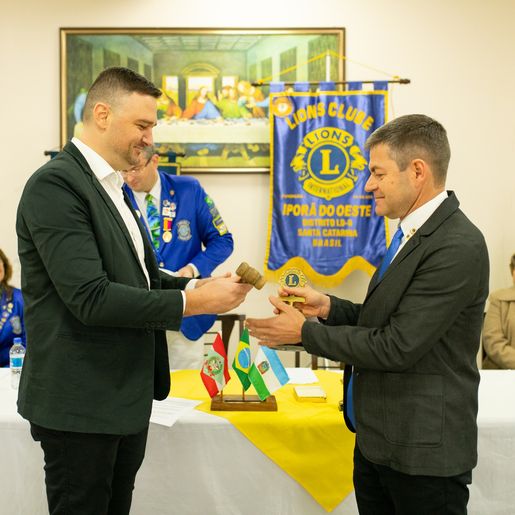 Lions Clube Iporã empossa nova diretoria para o ano leonístico 2023/2024