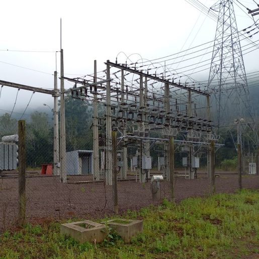 Caminhão rompe fiação e deixa Mondaí sem luz por mais de duas horas