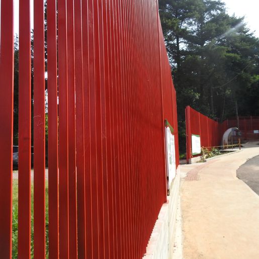 Instalação de gradis avança em escolas e creches de SMO