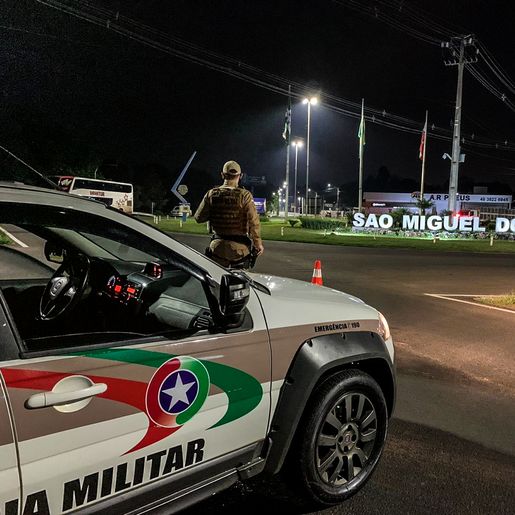 ATENÇÃO: Trânsito na BR-282 está bloqueado devido à acidente com morte