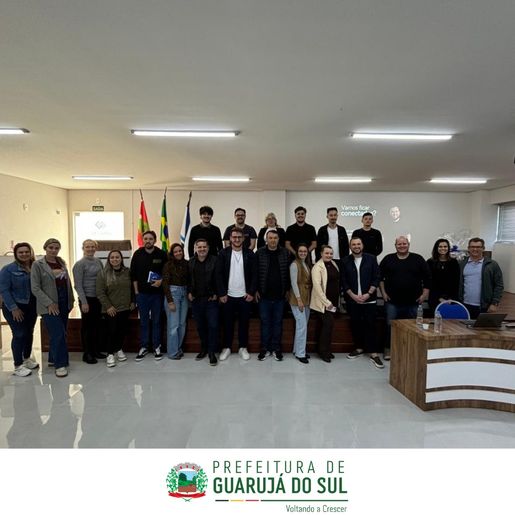 Guarujá do Sul participa de curso sobre Comunicação Pública Inteligente