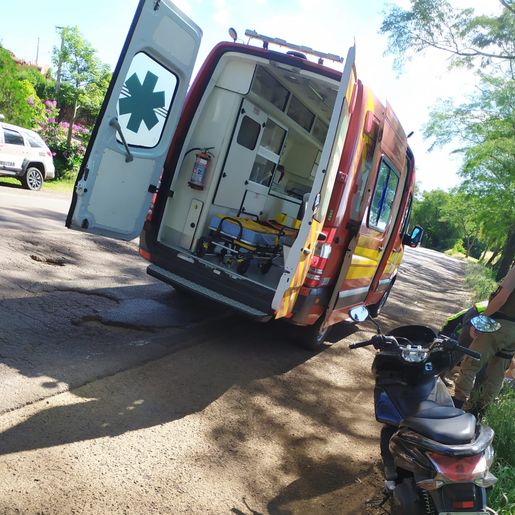 Homem sofre ferimentos em queda de motocicleta no interior