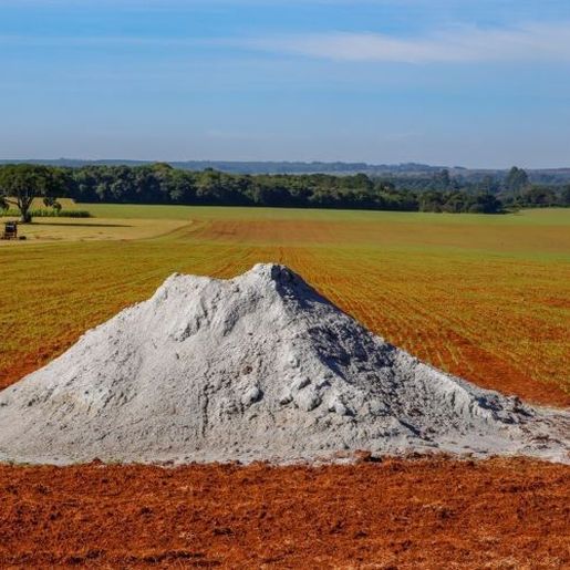 Pedidos de calcário aumentam e quantidade não é suficiente em Bandeirante