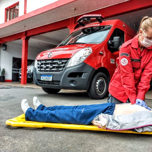 Corpo de Bombeiros oferece curso de primeiros socorros para profissionais da educação