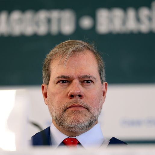 Fachin notifica Toffoli após PF encontrar nome do ministro em celular de Vorcaro