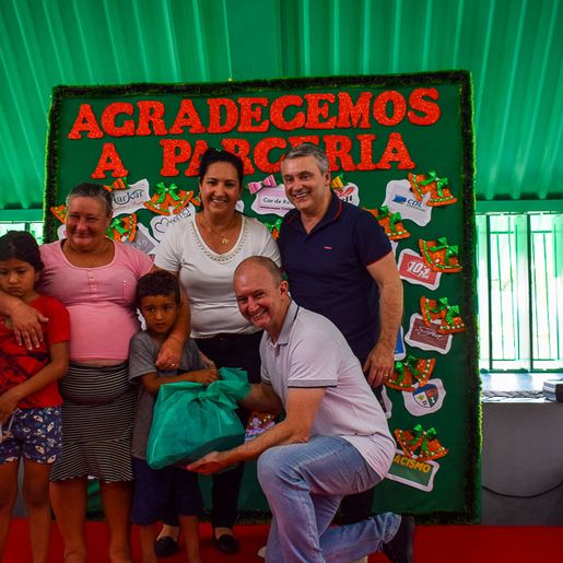 Campanha Natal Solidário entrega presentes a mais de 550 crianças de SMOeste