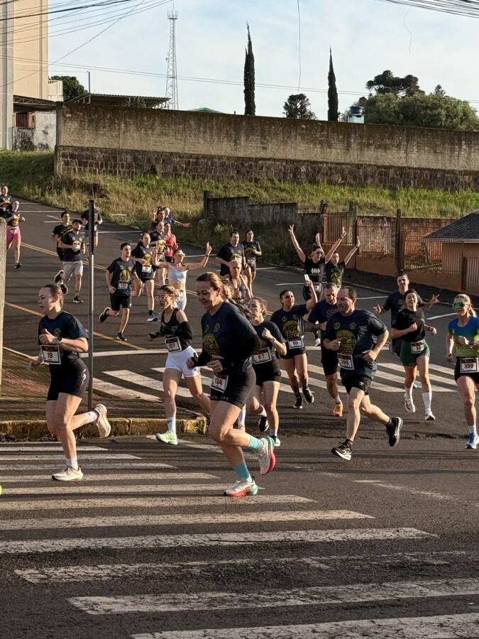 Corrida do Fogo reúne 450 atletas e movimenta Campo Erê