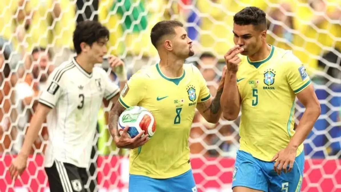 Brasil vira contra o Japão no último minuto e avança para as oitavas da Copa