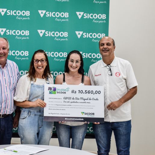 Sicoob realiza evento para renovação de parceria com APAEs