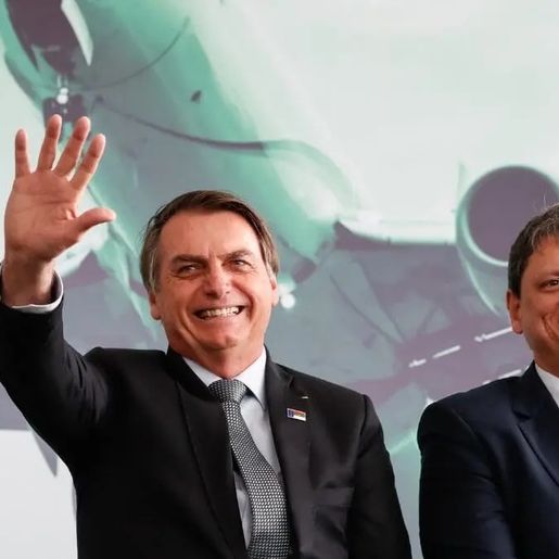 Bolsonaro prepara ultimato em primeiro encontro com Tarcísio na prisão, diz Flávio