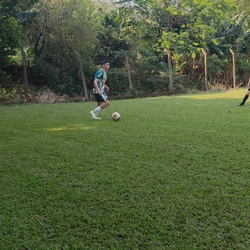 Flamengo encerra 1ª fase na liderança do municipal de campo em Cedro