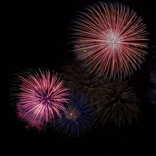 Procura por fogos de artifício aumenta na reta final de 2025 em SMO, aponta comerciante