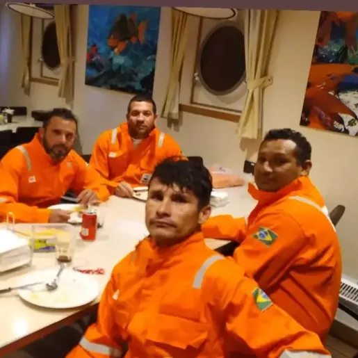 Quem são os tripulantes do barco que naufragou em SC