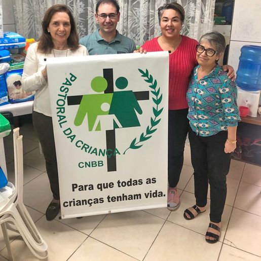 Cursos da Unoesc doam fraldas e latas de leite à Pastoral da Criança