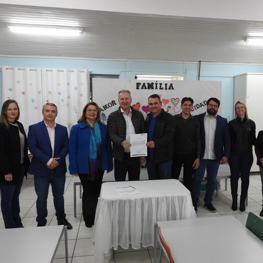 Trevisan assina ordem de serviço para obras na creche do bairro São Jorge