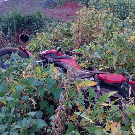 Motociclista fica ferido em colisão com micro-ônibus em Cunha Porã