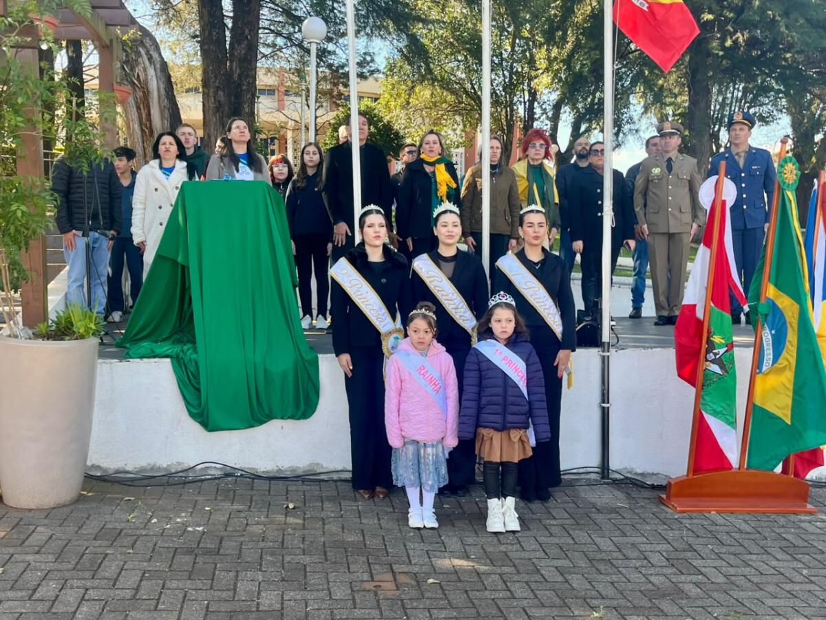 Campo Erê celebra 7 de Setembro com desfile e grande participação da comunidade