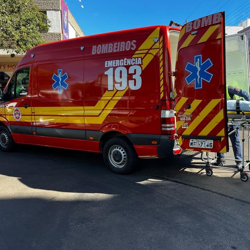 Mulher é atropelada no centro de São Miguel do Oeste