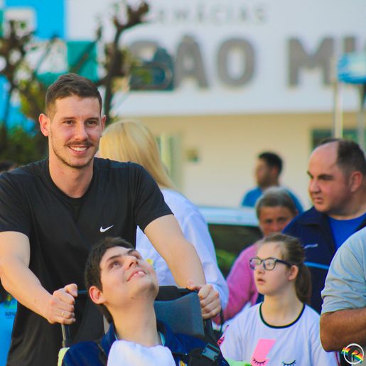 APAE promove Caminhada da Autodefensoria em São Miguel do Oeste