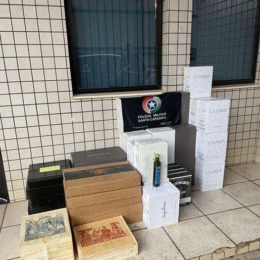 Homem é flagrado com 278 garrafas de vinho contrabandeadas em Dionísio Cerqueira