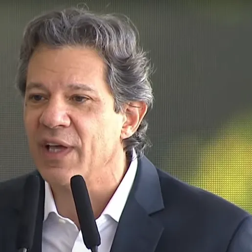 Governo prepara corte de benefícios para atingir meta fiscal, diz Haddad