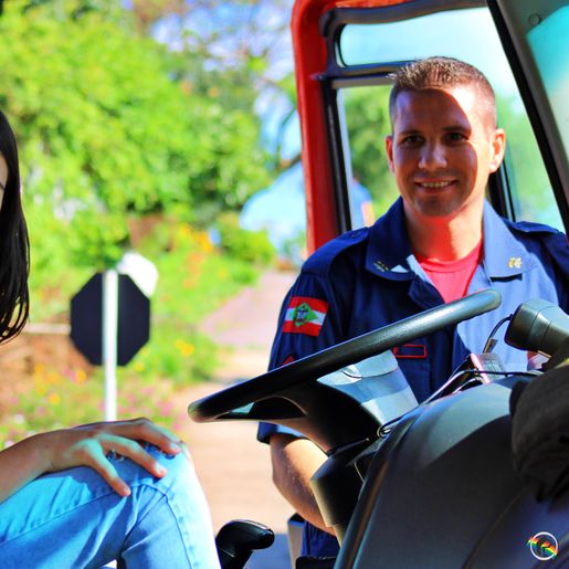Quartel dos bombeiros de SMO recebe 200 crianças no Dia das Crianças