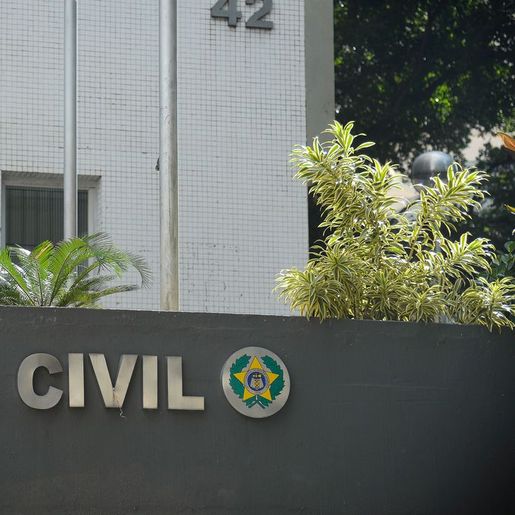 Homem é aceito em emprego, furta celular da empresa e é preso em SC