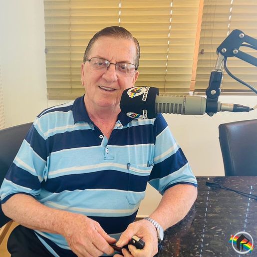 Sete meses após AVC, Padre Dionísio visita Rádio Itapiranga