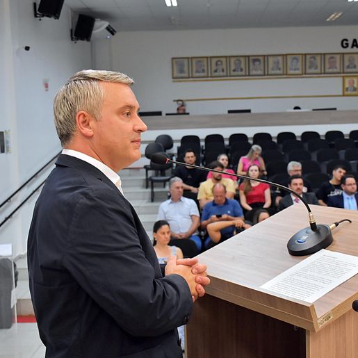 Zanardi destaca investimentos e defende cidade modelo em discurso na Câmara