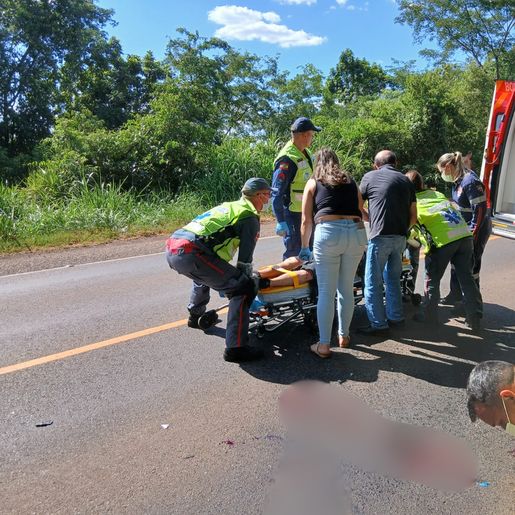 Homem sofre graves ferimentos em colisão frontal entre carro e moto na SC-163