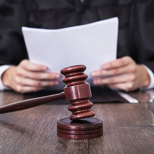 Juíza se envolve em incidente durante audiência trabalhista; vídeo