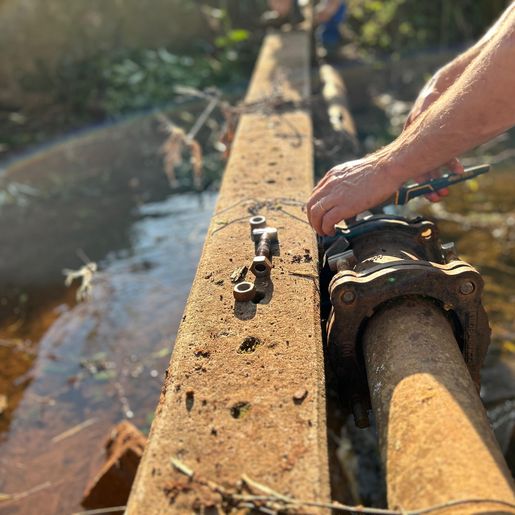 São José do Cedro: Deslocamento de adutora visa otimizar escoamento de água na rodovia