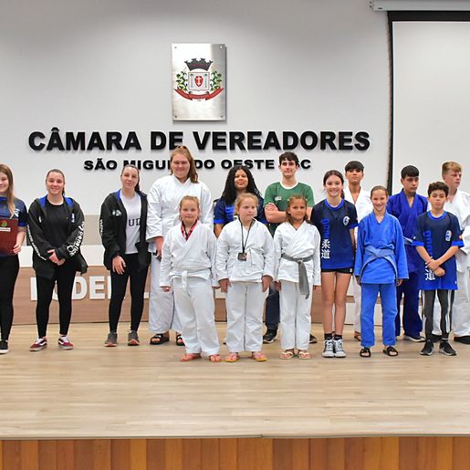 Associação de Judô recebe homenagem da Câmara por resultados conquistados
