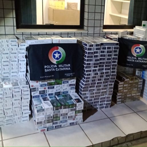 PM apreende quase mil pacotes de cigarros contrabandeados