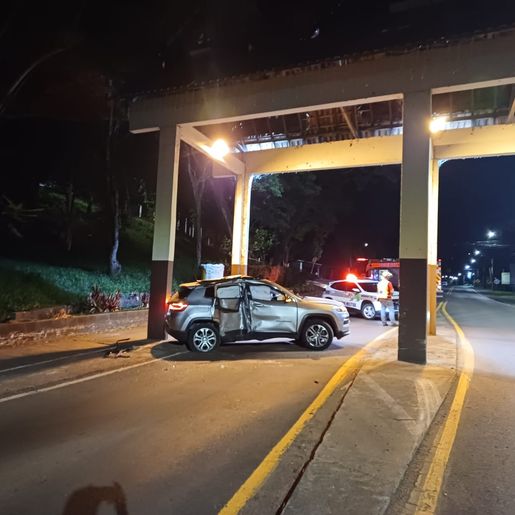 Colisão no pórtico de Itapiranga mobiliza forças de segurança