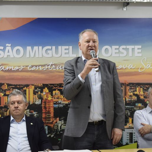 Trevisan anuncia mais de R$ 12 milhões em obras na Saúde