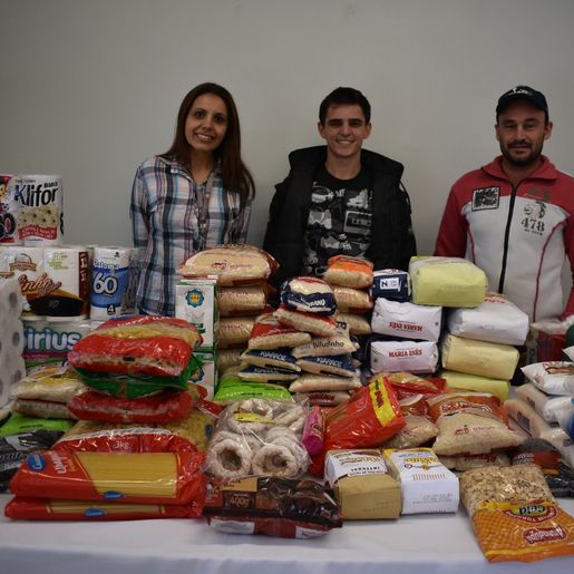 Associação dos Criadores de Suínos de Iporã do Oeste entrega doações ao hospital