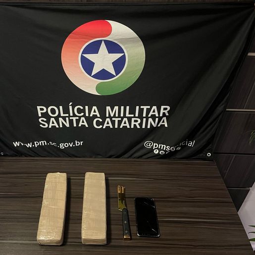 Homem tenta fugir, mas é preso com maconha em rodoviária em Maravilha