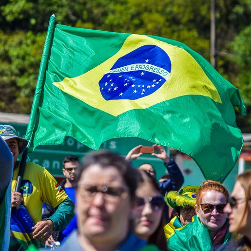 Mesmo após posse, manifestantes convocam greve geral e seguem em frente a quartéis em SC