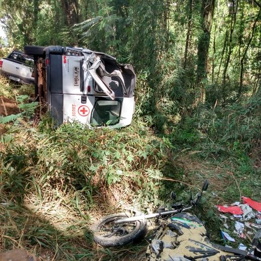 Motociclista sofre ferimentos graves em acidente com quatro veículos na SC 283