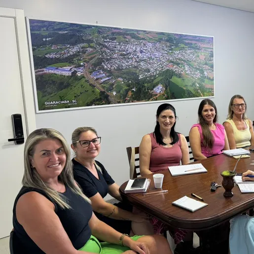 Reunião com diretoras marca início do planejamento escolar em Guaraciaba