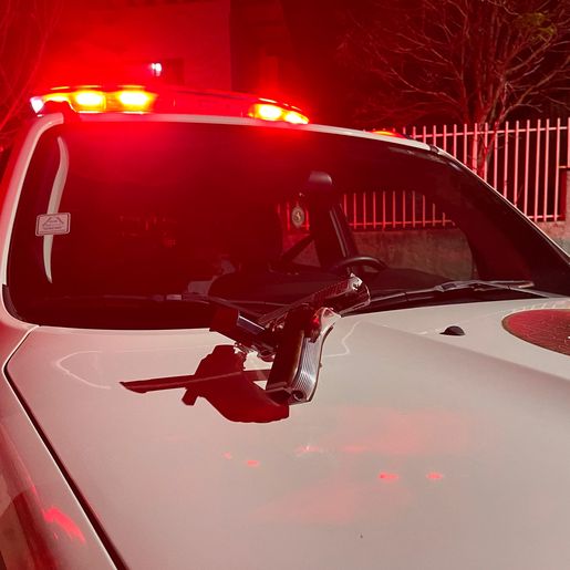 Homem é preso por porte ilegal de arma de uso restrito e ameaça em São Miguel do Oeste