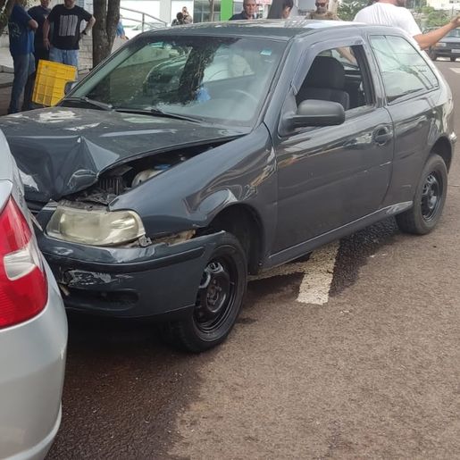 Acidente envolve quatro veículos em São José do Cedro