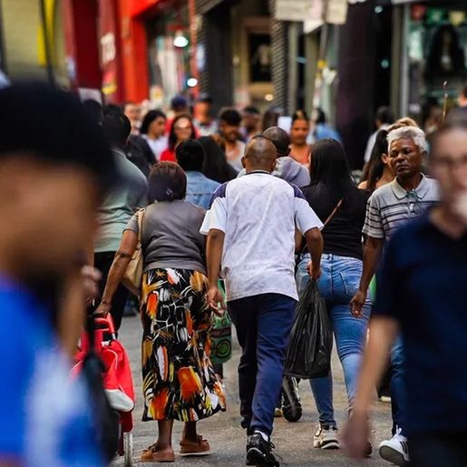 Brasil tem 213,4 milhões de habitantes, diz IBGE