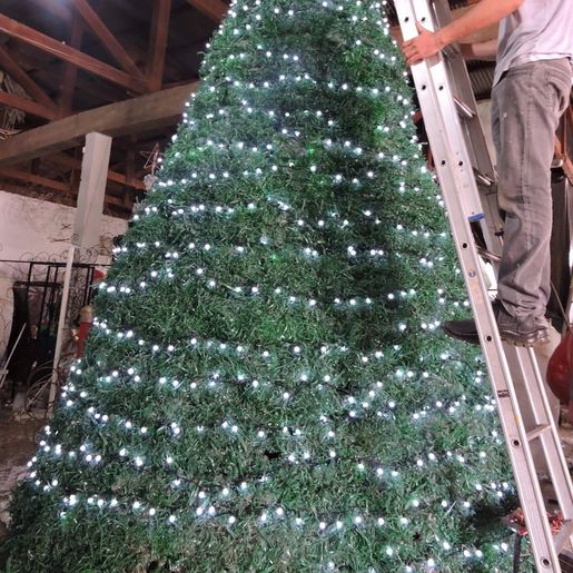 Decoração natalina será instalada a partir desta semana em SMOeste